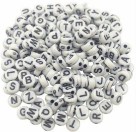 1000 stuks alfabetkralen wit rond / letters