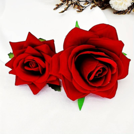 2 stuks haarspelden rozen groot en klein rood