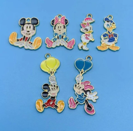 10 stuks bedels Donald Duck en Mini en Micky Mouse