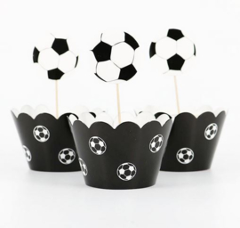 12 stuks cupcake omslagen + 12 toppers voetbal