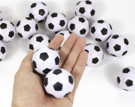 10 stuks foam voetbal 4 cm