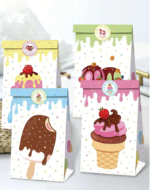 12 stuks papieren cadeauzakjes ijsjes 22x12x8 cm + stickers