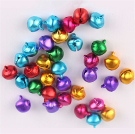 100 stuks kleine belletjes multicolor 6mm