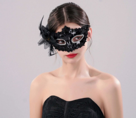 Masker zwart met bloem (voor volwassenen)