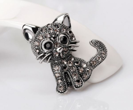 Broche kat met strass zilverkleur