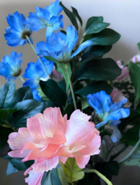 Boeket kunstbloemen roze - blauw - oranje