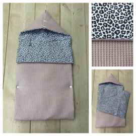 Voetenzak - Poeder Roze / Leopard Grey