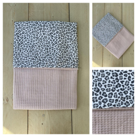 Dekentje - Poeder Roze / Leopard Grey