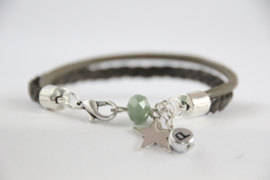 Armband groen & letterbedel