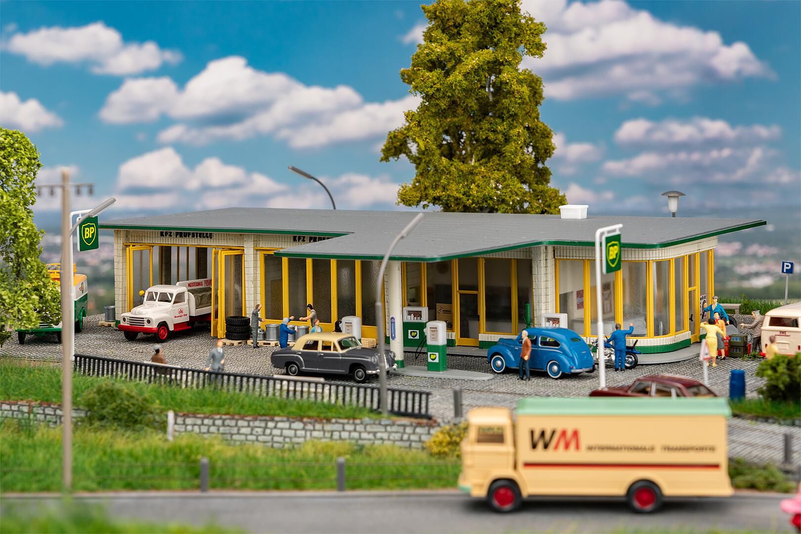 Faller 130592 - Groot BP-tankstation (HO)