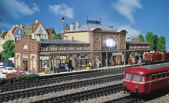 Faller 110115 - treinstation Mittelstadt (HO)