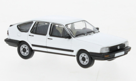 PCX87 870408 - Volkswagen Passat B2, wit, 1985 (HO)