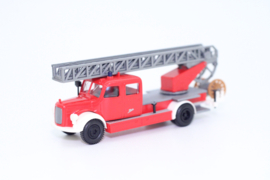 Brekina 4031 - Mercedes L 311 Metz ladderwagen (HO)