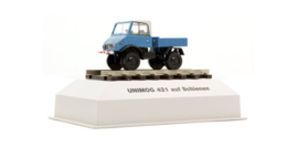 Brekina 39077 - Unimog 421 als railvoertuig (zonder aandrijving) (HO)