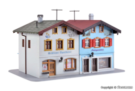 Kibri 38821 - Apotheek en antiekzaak in Tölz (HO)