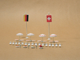 Vollmer 45142 - Terrasset met parasols en vlaggen (HO)