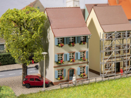 Faller 232176 - Oud stadhuis met vensterluiken (N)