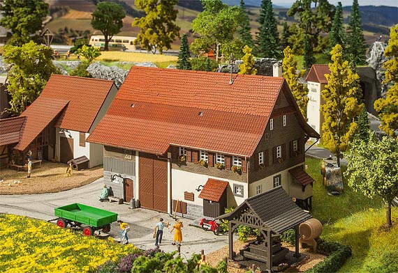 Faller 130558 - Oude boerderij (HO)