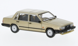 PCX87 870660 - Volvo 740, metallic-beige 1984 (HO)