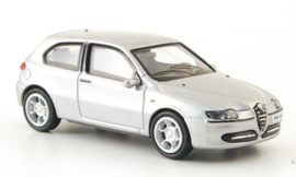 Ricko 38411 - Alfa Romeo 147, zilver, 2001 (HO)