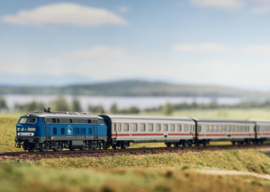 Minitrix 16824 - PRESS, Diesellocomotief serie 218 (N|DCC sound)