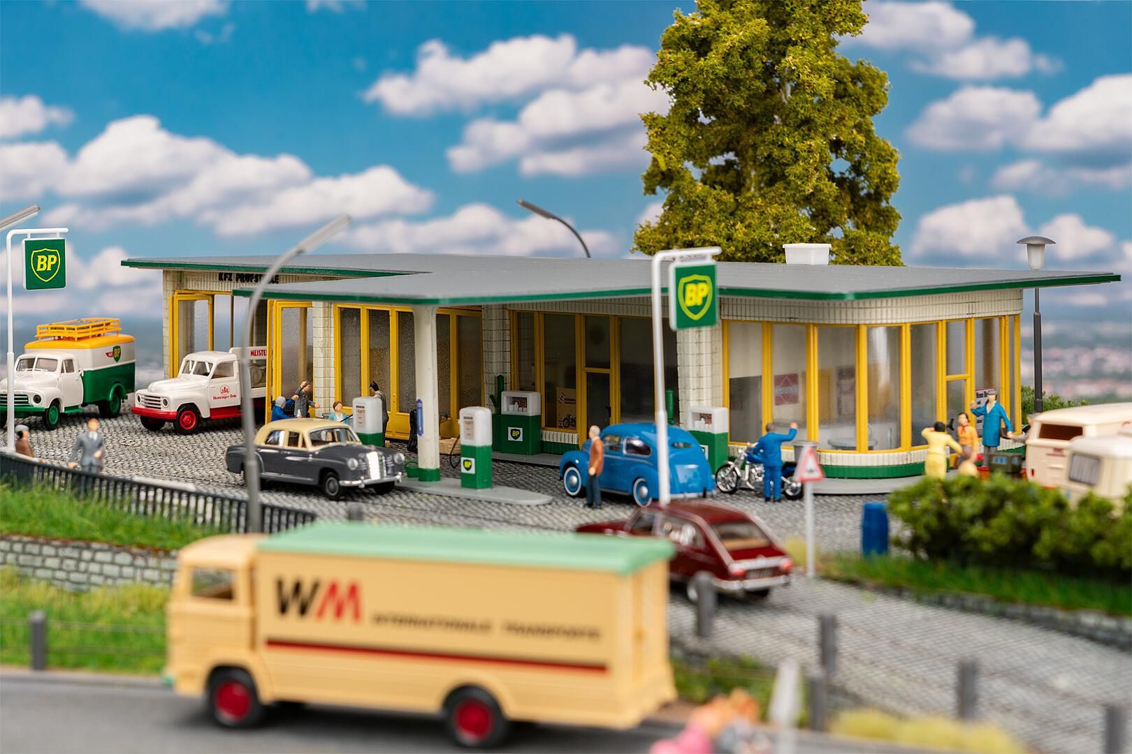 Faller 130592 - Groot BP-tankstation (HO)