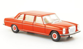 Brekina Starmada 13402 - Mercedes 220 D lang (W115), rood, zonder omkarton (HO)