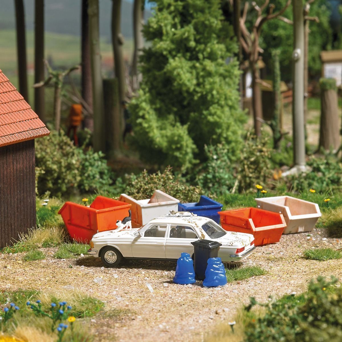 Busch 7985 -  Mercedes W123 met 2 Katten (HO)