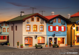 Kibri 38821 - Apotheek en antiekzaak in Tölz (HO)