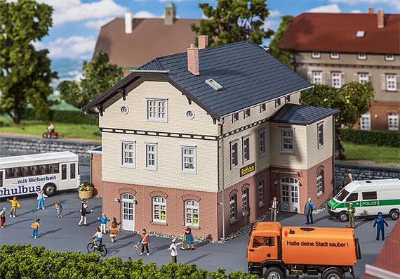 Faller 130457 - Stadhuis met school (HO)