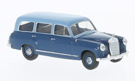 Brekina Starmada 13465 - Mercedes 180 Kombi, lichtblauw/donkerblauw (HO)