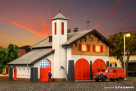 Kibri 39214 - Brandweerkazerne met dorpshuis (HO)