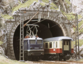 Busch 8192 - Twee dubbelsporige tunnelportalen voor E-locs (N)