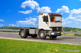 Viessmann 8114 - MB Actros trekker (HO)