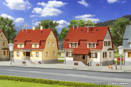 Kibri 36782 - Landhuis uit de jaren 1920, 2 stuks (Z)