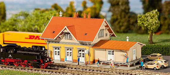 Faller 212117 - Kleinstadsstation Sonnenbühl (N)