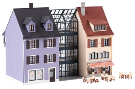 Faller 130707 - Rij kleine stadshuizen (HO)