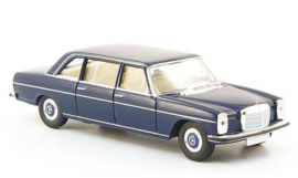 Brekina Starmada 13400 - Mercedes 220 D lang (W115), blauw zonder omkarton (HO)