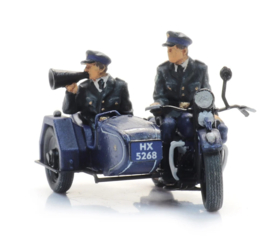 Artitec 387.580 - Rijkspolitie motor met zijspan + 2 figuren (H0)