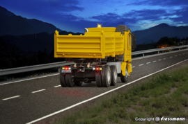 Viessmann 8015 - MB Actros kiepwgen, geel (HO)