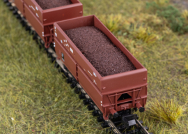 Minitrix 15013 - DRB, Display mit 10 Selbstentladewagen Erz IId (N|DC)