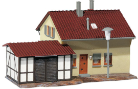 Faller 131358 - Buitenhuis met uitbouw (HO)