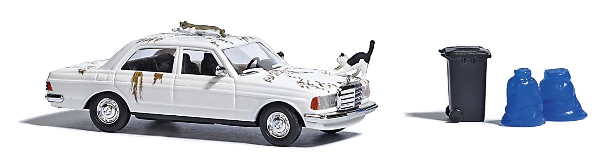 Busch 7985 -  Mercedes W123 met 2 Katten (HO)