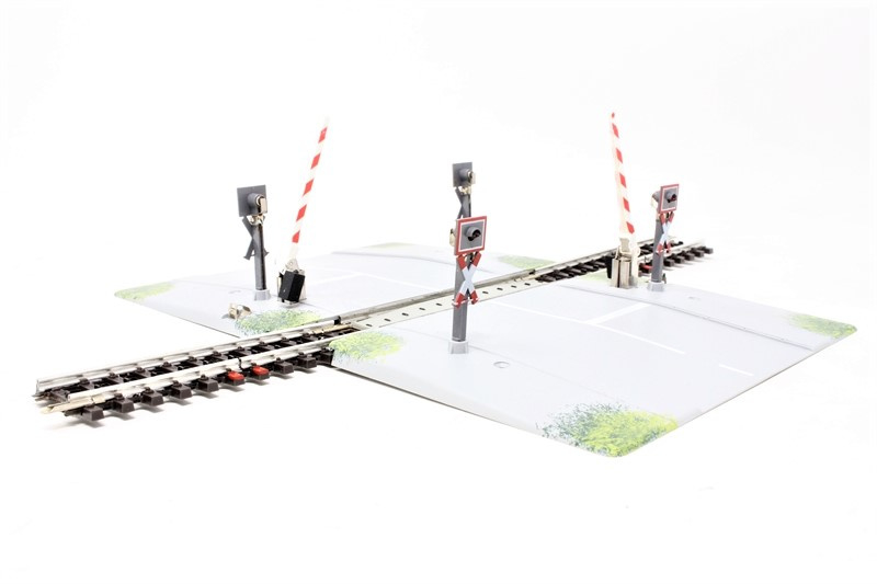 H0 | Märklin - Volautomatische spoorwegovergang (K-rail) | Märklin - K-railsysteem Harlaar Modeltreinen