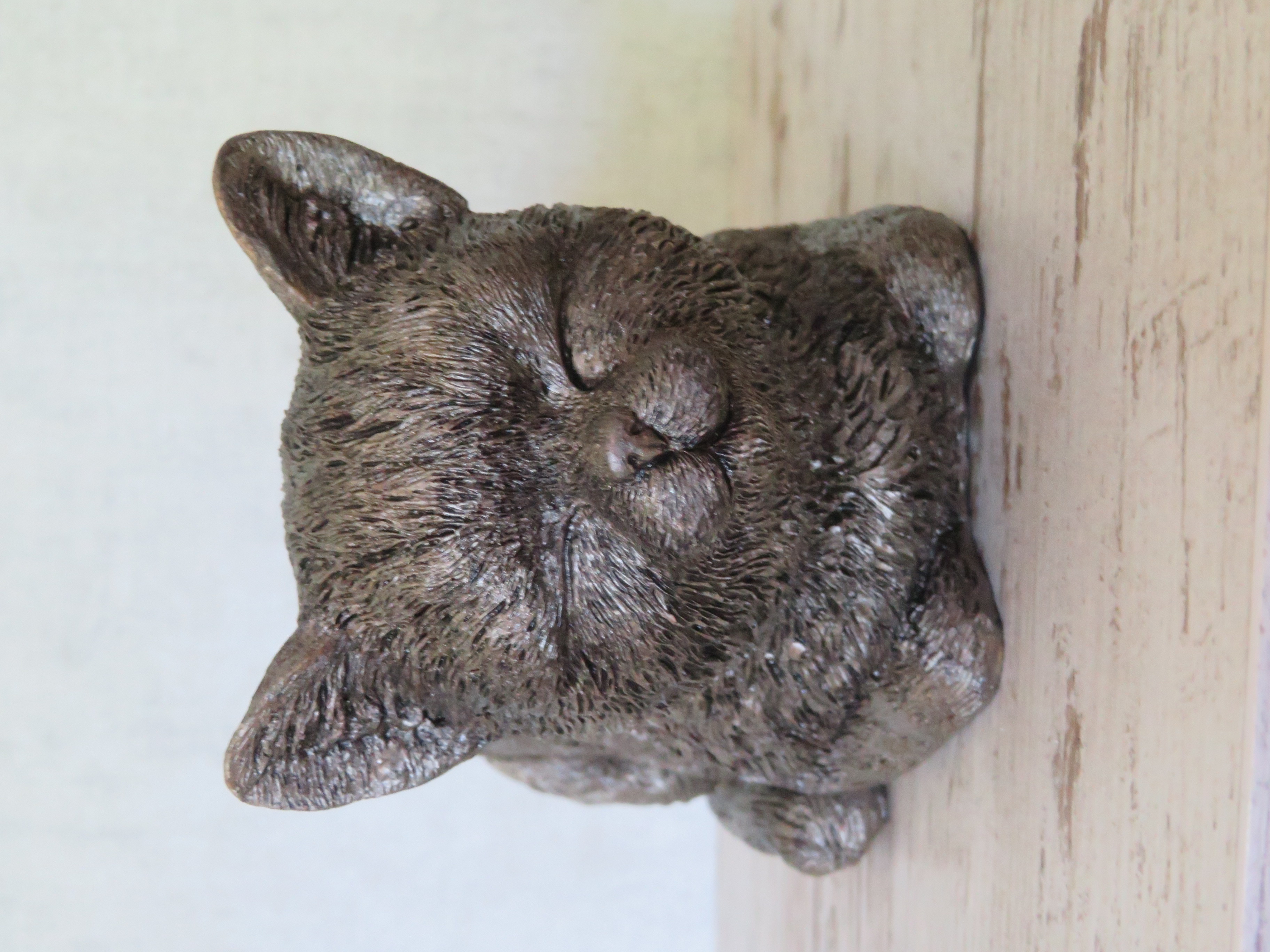 asbeeldje/urn kat dromend klein
