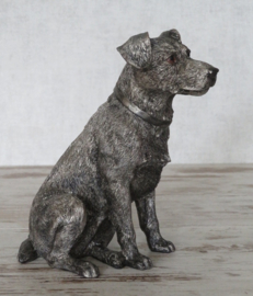 urn Jack Russell zittend (gedeelte as)
