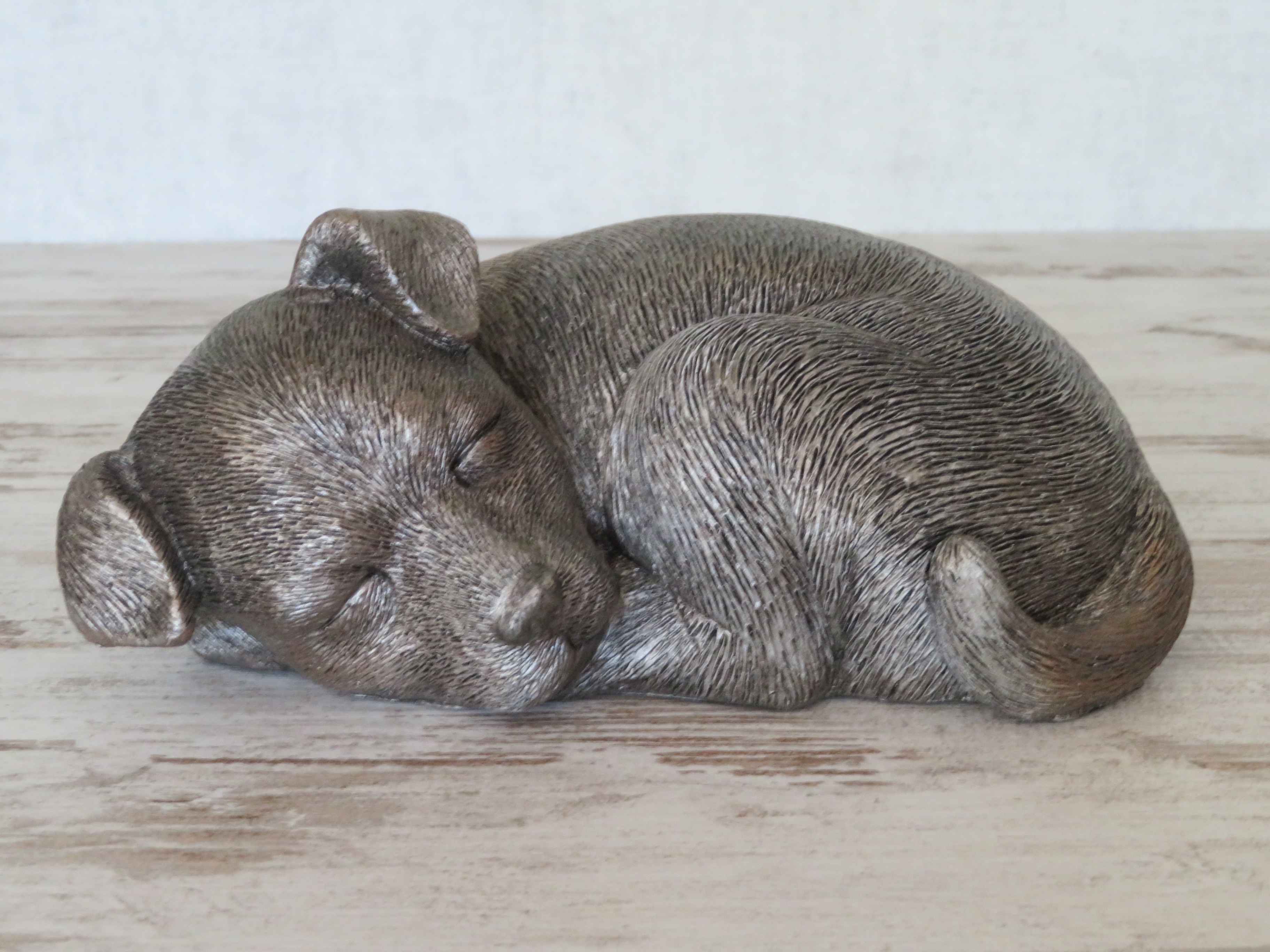 asbeeldje/urn Jack Russell puppy