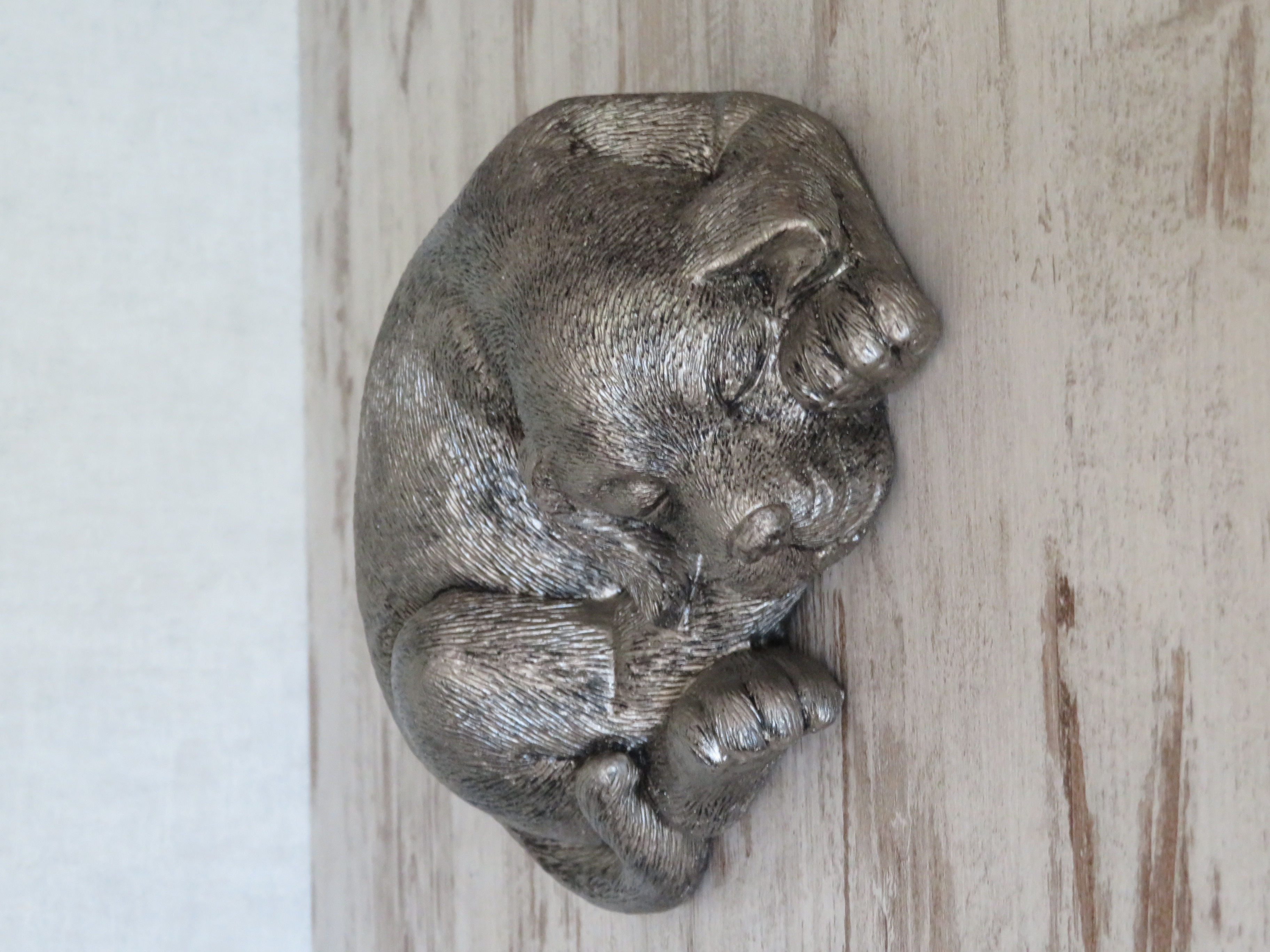 asbeeldje/urn Labrador puppy