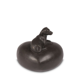 asbeeld/urn Hond op hart in brons