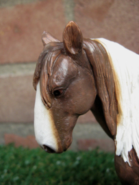 beeldje paard Cob bruin-wit | 16,5 cm